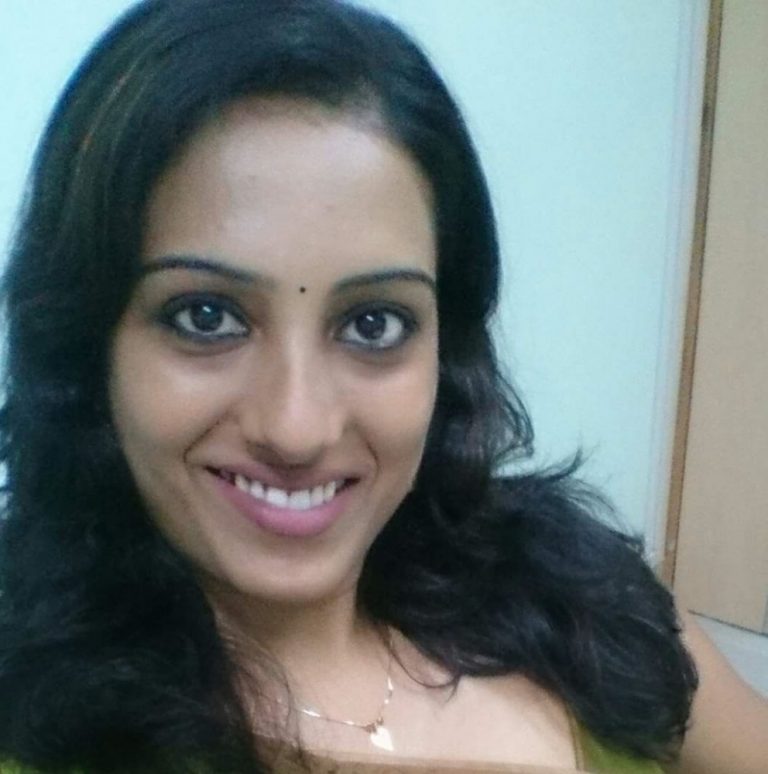 Tamil Girl Hot Selfies In Saree Antarvasna Photos