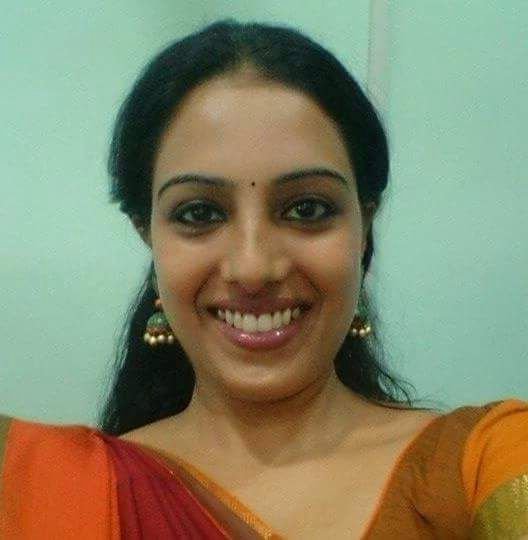 Tamil Girl Hot Selfies In Saree • Antarvasna Photos